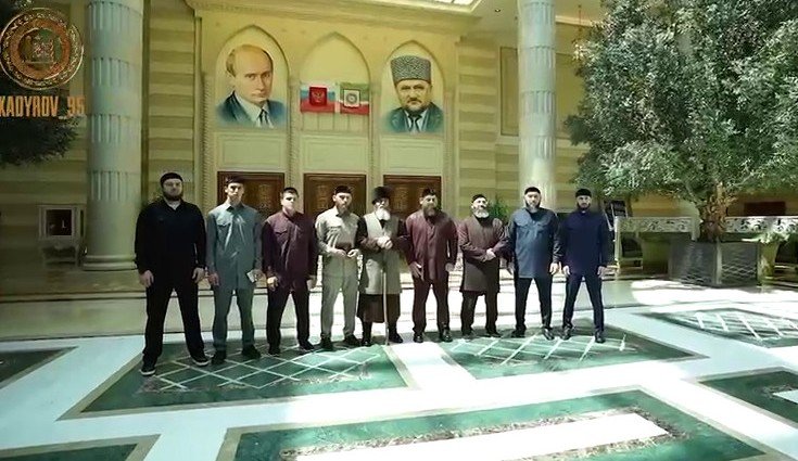 ЧЕЧНЯ. Рамзан Кадыров встретился с хафизами, которые выиграли конкурсы чтения Корана