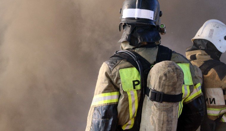 ЧЕЧНЯ.  Сотрудники МЧС по ЧР в Грозном спасли при пожаре четыре человека