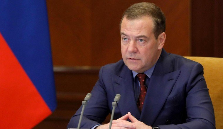 Д. Медведев: антироссийские санкции приведут к созданию новой архитектуры безопасности в мире