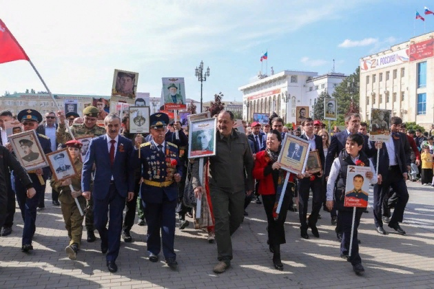 ДАГЕСТАН. Глава Дагестана: «Бессмертный полк – это то, что объединяет людей в решимости противостоять злу».