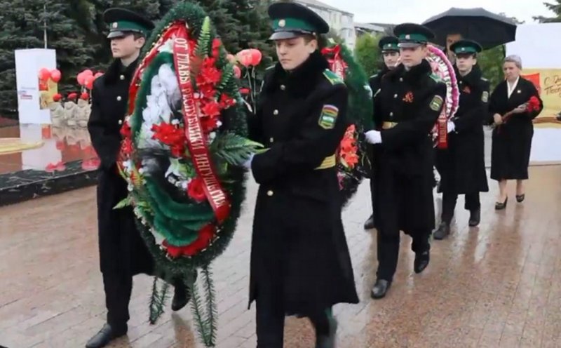 ИНГУШЕТИЯ. В Ингушетии возлагают цветы у памятников героев Великой Отечественной войны