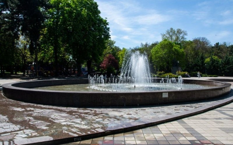КРЫМ. 7 мая в Симферополе начался сезон открытия фонтанов