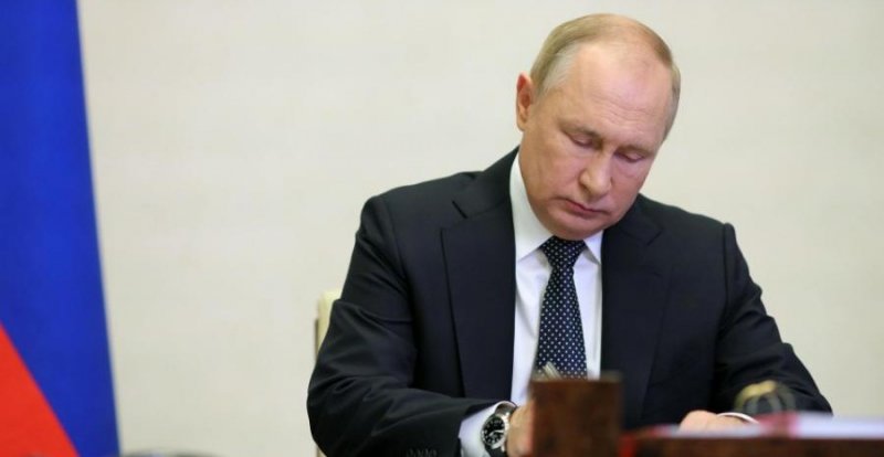 Президент России выразил соболезнования в связи со смертью лидера ОАЭ