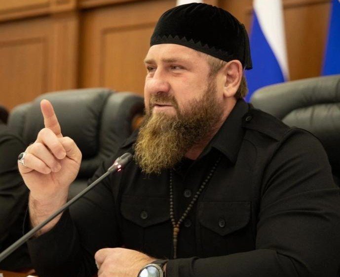 УКРАИНА. Кадыров о чеченских бойцах: И головы успевают врагу сносить и информационный голод жителей утоляют