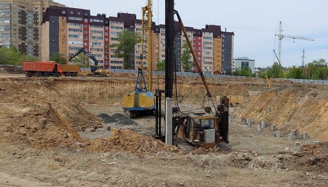 ВОЛГОГРАД. На западе Волгограда обустраивают фундамент новой школы на 1000 мест