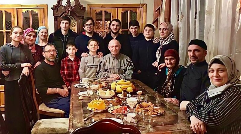 ЧЕЧНЯ. Чеченская семья победила в конкурсе "Российская семья — от многообразия к самоидентичности"