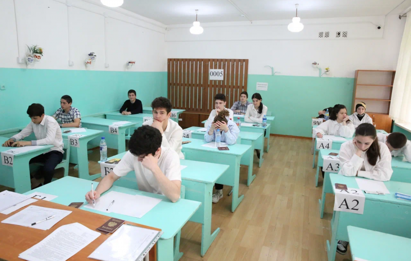 ДАГЕСТАН. Выпускники 11-х классов в Дагестане сдают ЕГЭ по обществознанию