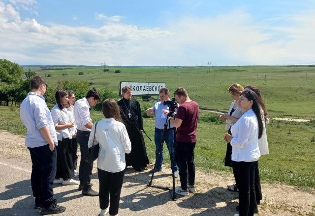 КЧР. Студенты с преподавателем и священником побывали на месте исторического сражения