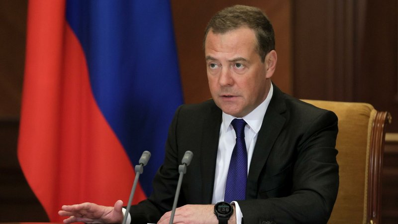 Медведев предупредил власти Украины о «Судном дне»