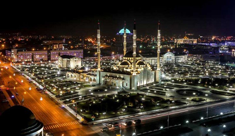 ЧЕЧНЯ.  В чеченскрй столице устанавливают новое уличное освещение