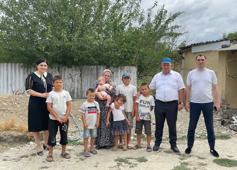 ДАГЕСТАН. В Кизилюрте поздравили многодетную семью с рождением 11 ребенка