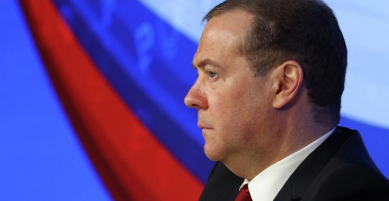 Медведев заявил, что  Украина может исчезнуть с карты мира