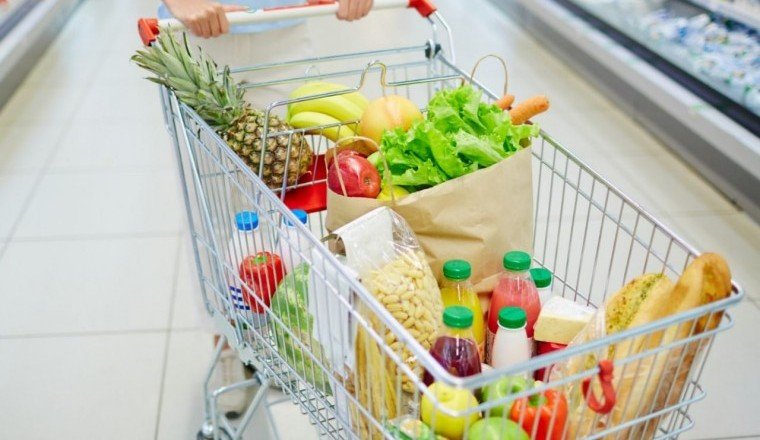 Росстат отметил снижение цен за неделю на фрукты и овощи на 3,6%
