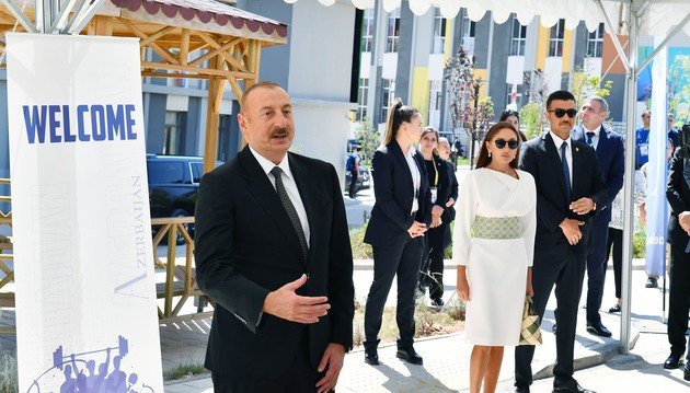 АЗЕРБАЙДЖАН. Ильхам Алиев и Мехрибан Алиева встретились в Конье с азербайджанскими спортсменами