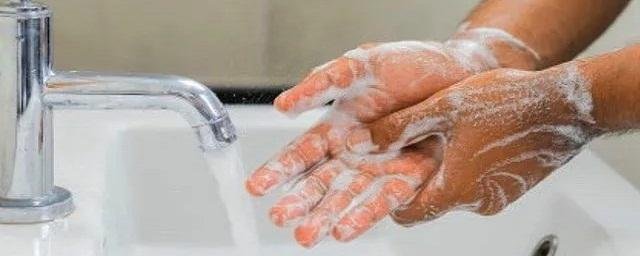 Инфекционист Мескина рекомендовал мыть руки, чтобы не заразиться гриппом и ОРВИ