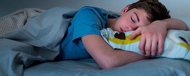 Испанские ученые выявили связь между недостаточным сном и ожирением у подростков