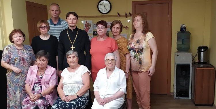 КЧР. В Пятигорске священник встретился с представителями общества слепых