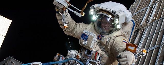 «Роскосмос» сообщил о выходе космонавтов Олега Артемьева и Дениса Матвеева в открытый космос