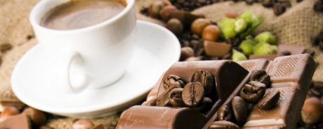 Терапевт Горяинова: Сладости и кофеин приводят к нарушениям работы щитовидной железы