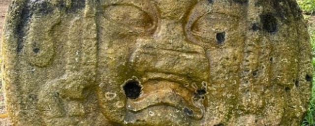 В Мексике археологи нашли каменные изображения ольмекской элиты