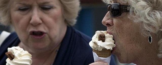 Врач-диетолог Круглова заявила о вреде мороженого для людей с больным пищеварением