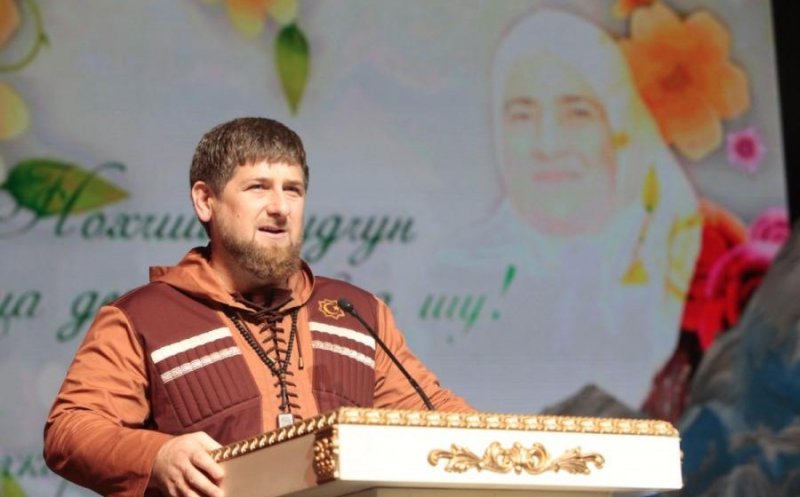 ЧЕЧНЯ. Рамзан Кадыров поздравил женщин ЧР с Днем чеченской женщины