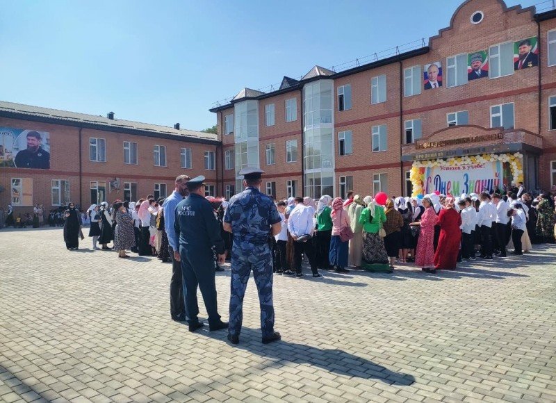 ЧЕЧНЯ. В Чеченской Республике сотрудники МЧС обеспечили безопасность мероприятий, приуроченных ко Дню знаний