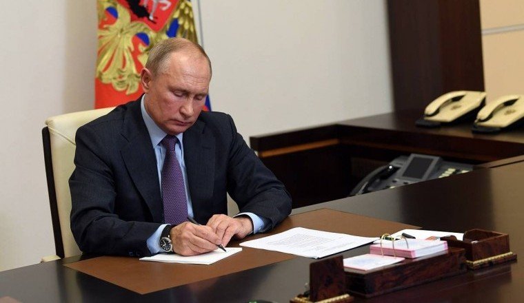 Вл. Путин подписал пакет поправок о военной службе