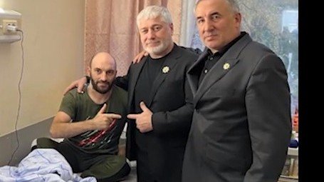 ЧЕЧНЯ. М. Ахмадов и С. Геремеев навестили бойцов из ЧР, находящихся на лечении