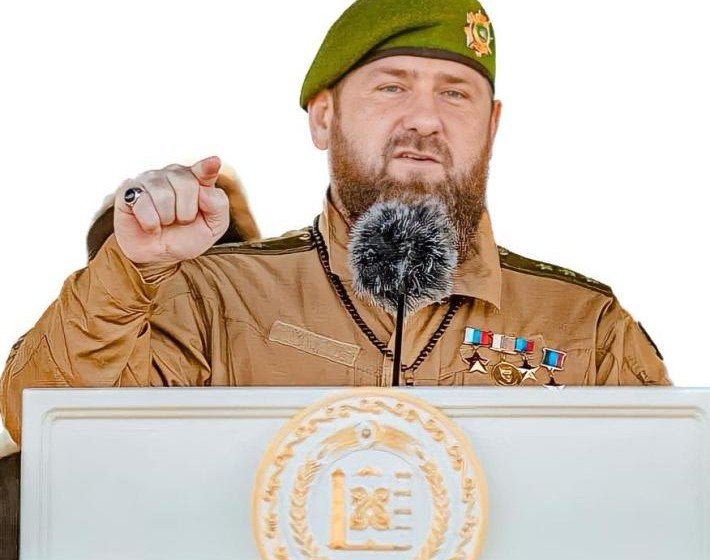 ЧЕЧНЯ. Р. Кадыров: Убежавшим из страны, советую надеть юбки и сменить имена