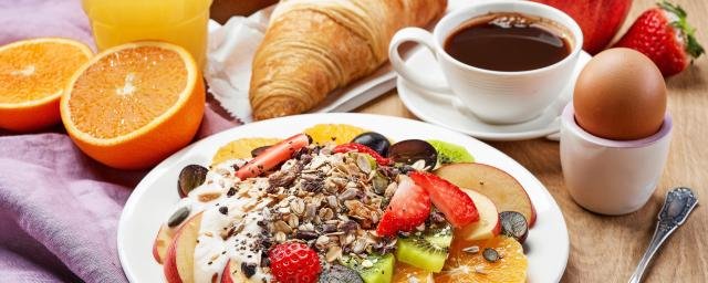 Диетолог Соломатина: Сладкий завтрак вызовет сонливость днем