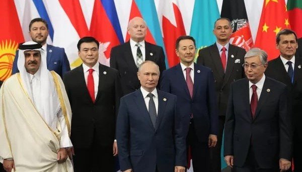 Президент РФ принимает участие в саммите СВМДА в Астане