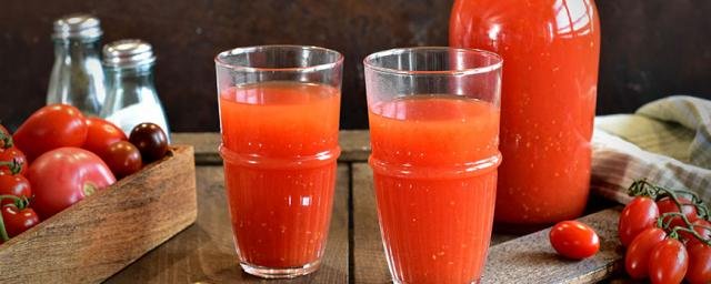 Врач Соломатина отметила полезные свойства томатного сока для профилактики простатита