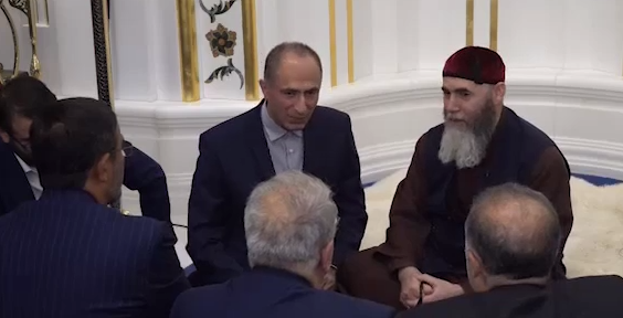 ЧЕЧНЯ. Иранская  делегацмя совершила намаз в мечети "Гордость мусульман"