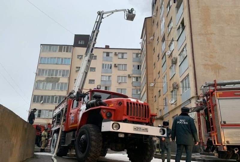 ЧЕЧНЯ. Сотрудники МЧС в Грозном  спасли из пожара 10 человек