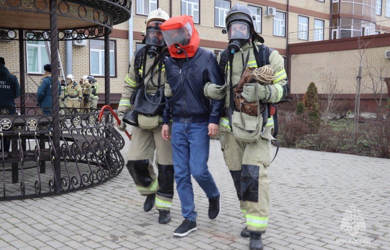 ЧЕЧНЯ. За неделю в России на пожарах спасли 606 человек