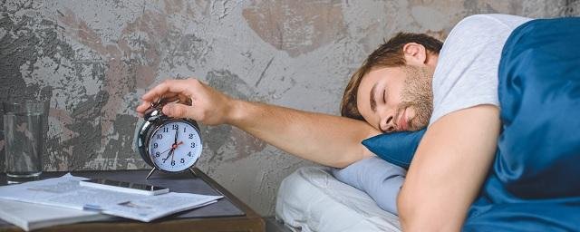 Привычка переставлять будильник оказалась опасной для сна