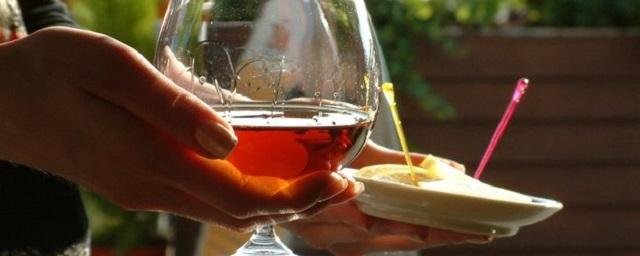 Нарколог Калюжная рассказала, чем не стоит закусывать алкоголь