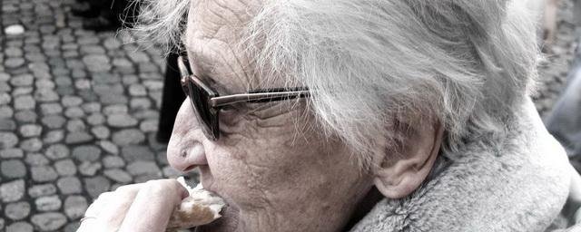 Невролог Алёхина: Деменция связана со способом приёма пищи