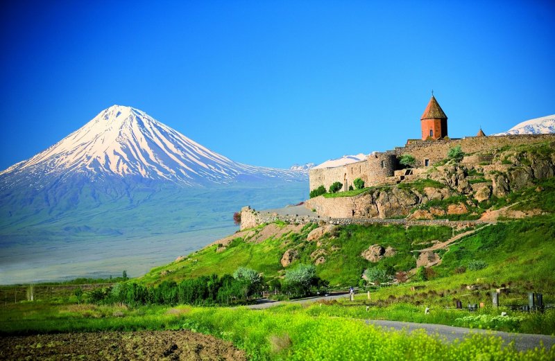 «Айастан - карастан» - «Армения - страна камня»
