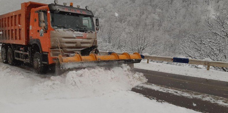АРМЕНИЯ. Ситуация на дорогах Армении после снега