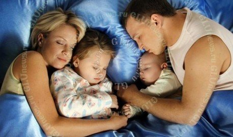 Родители лгут о совместном сне с детьми