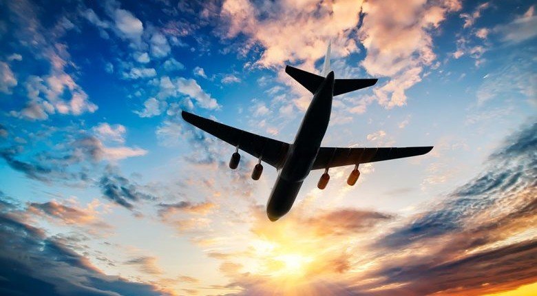В 2023 году авиабилеты за границу подорожали вдвое