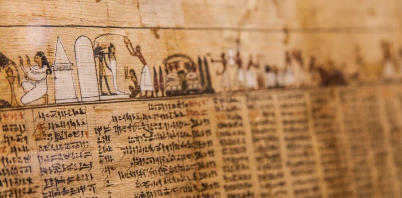 В Египте нашли 16-метровый древний папирус с текстами из «Книги мертвых»