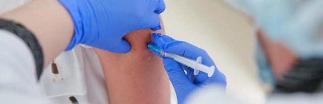 Для прививки приморцев от клещевого энцефалита в регион поступило более 90 тысяч доз вакцины