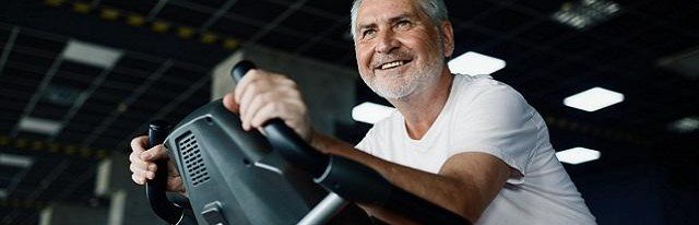 Эндокринолог Онучина: сохранить силу мышц в старости помогут силовые упражнения и правильное питание