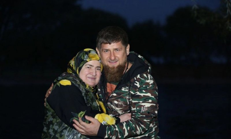 ЧЕЧНЯ. Глава ЧР поздравил Аймани Кадырову с праздником Ил аль-Фитр