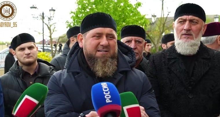 ЧЕЧНЯ. Рамзан Кадыров в родовом селе совершил коллективный Ид-намаз