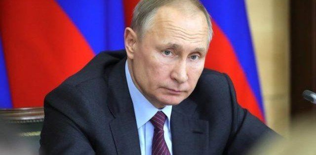 Песков назвал враньем заявления о двойниках президента России В.Путина и бункерах