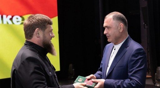 ЧЕЧНЯ. Президент Южной Осетии отдал дань глубокого уважения паияти Ахмата-Хаджи Кадырова
